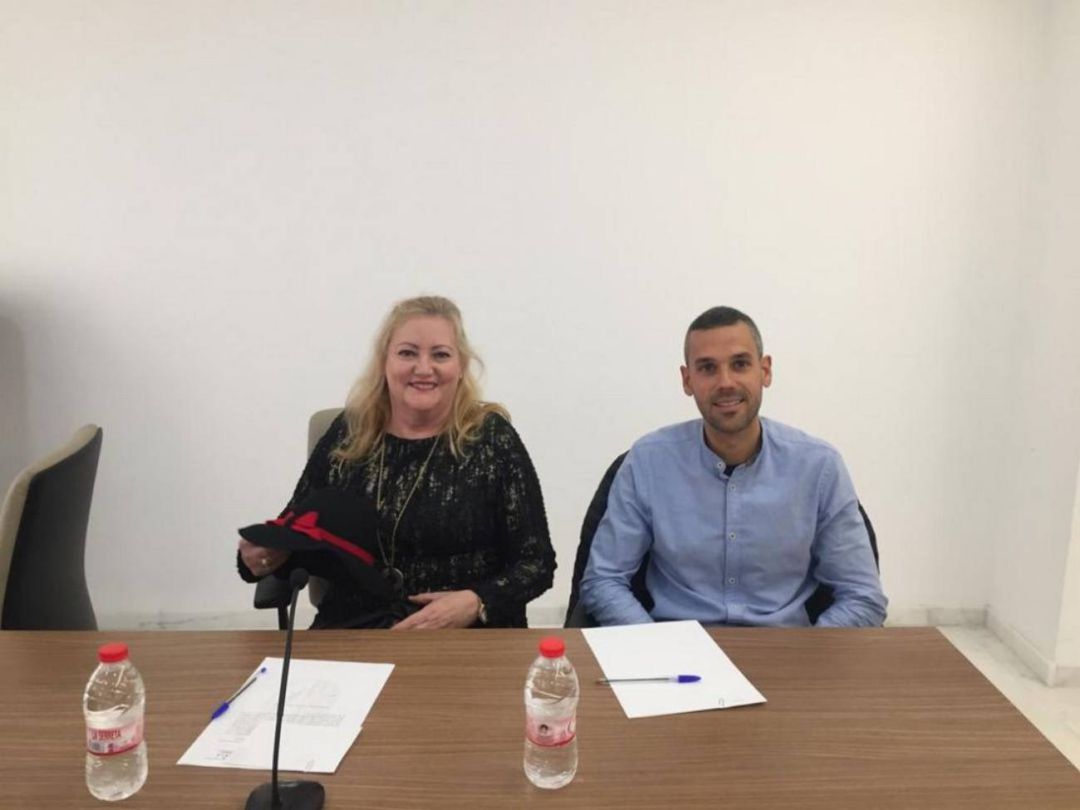 Trini Miñana, alcaldesa de Palma de Gandia, y David García, concejal de Deportes Trini Miñana, alcaldesa de Palma de Gandia, y David García, concejal de Deportes