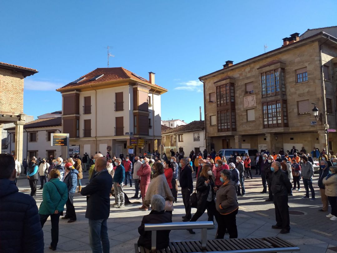 Concentración en Cervera de Pisuerga (Palencia) Concentración en Cervera de Pisuerga (Palencia)