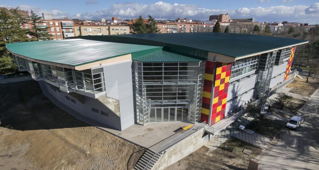 Cobran fuerzas los entornos del Pabellón Municipal de Deportes de Palencia como ubicación del mercadillo de los martes Cobran fuerzas los entornos del Pabellón Municipal de Deportes de Palencia como ubicación del mercadillo de los martes