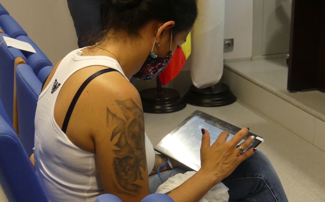 Las personas jóvenes entre 16 y 29 años que necesiten y quieran acceder al mercado laboral cuentan con un programa específico de apoyo. Las personas jóvenes entre 16 y 29 años que necesiten y quieran acceder al mercado laboral cuentan con un programa específico de apoyo.