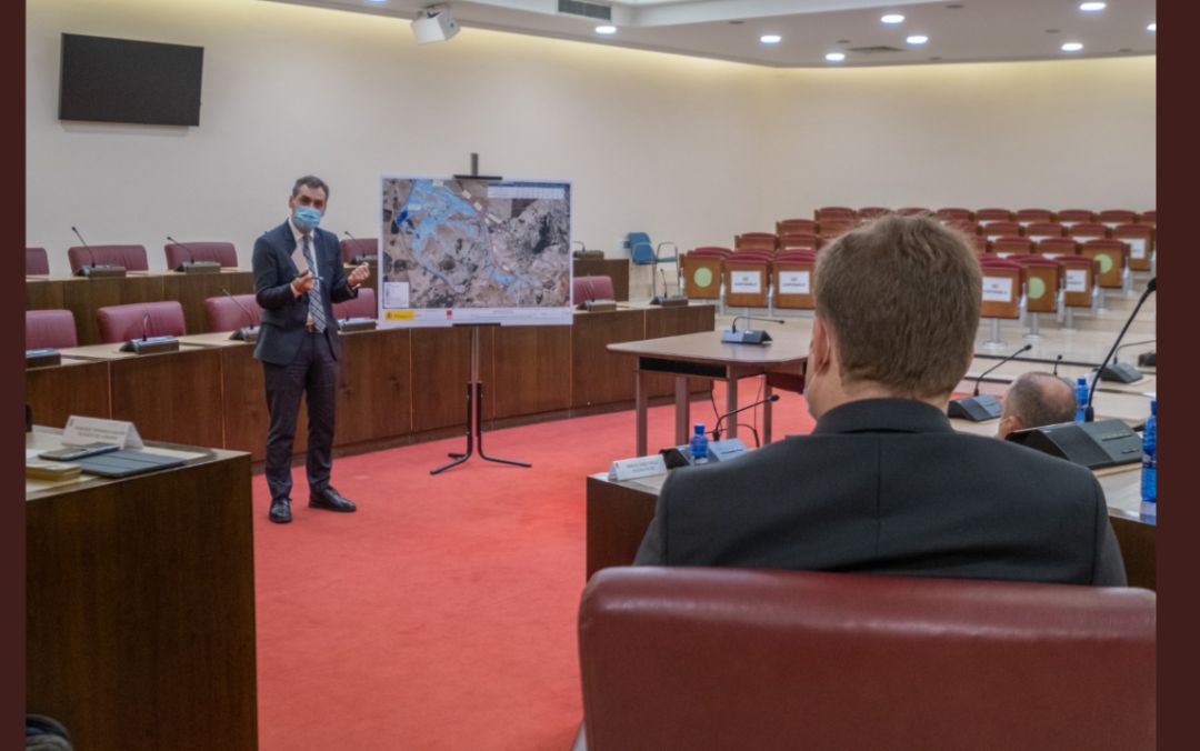 Reunión entre el delegado del gobierno en la región, Francisco Tierraseca, y el alcalde de la capital, Vicente Casañ. Reunión entre el delegado del gobierno en la región, Francisco Tierraseca, y el alcalde de la capital, Vicente Casañ.