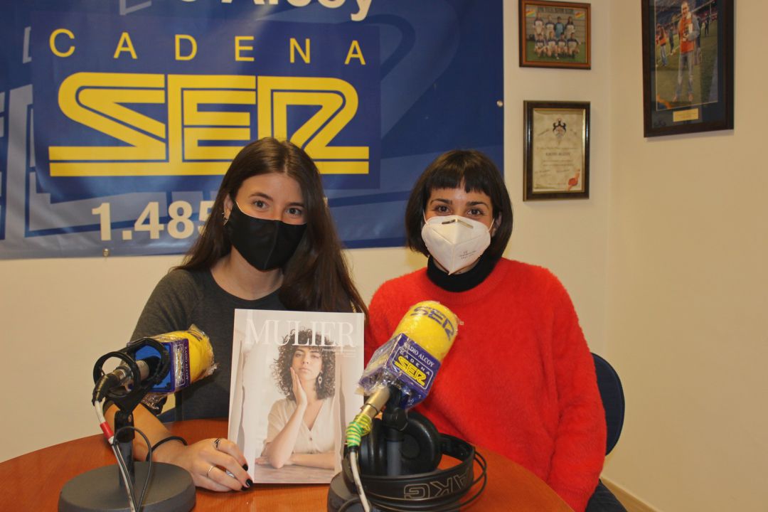 La periodista Cynthia Manchón y la edil de Juventud, Maria Baca, tras la entrevista en Tragaluz. La periodista Cynthia Manchón y la edil de Juventud, Maria Baca, tras la entrevista en Tragaluz.