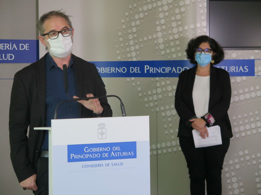 El director general de Salud Pública, Rafael Cofiño, durante la rueda de prensa. El director general de Salud Pública, Rafael Cofiño, durante la rueda de prensa.