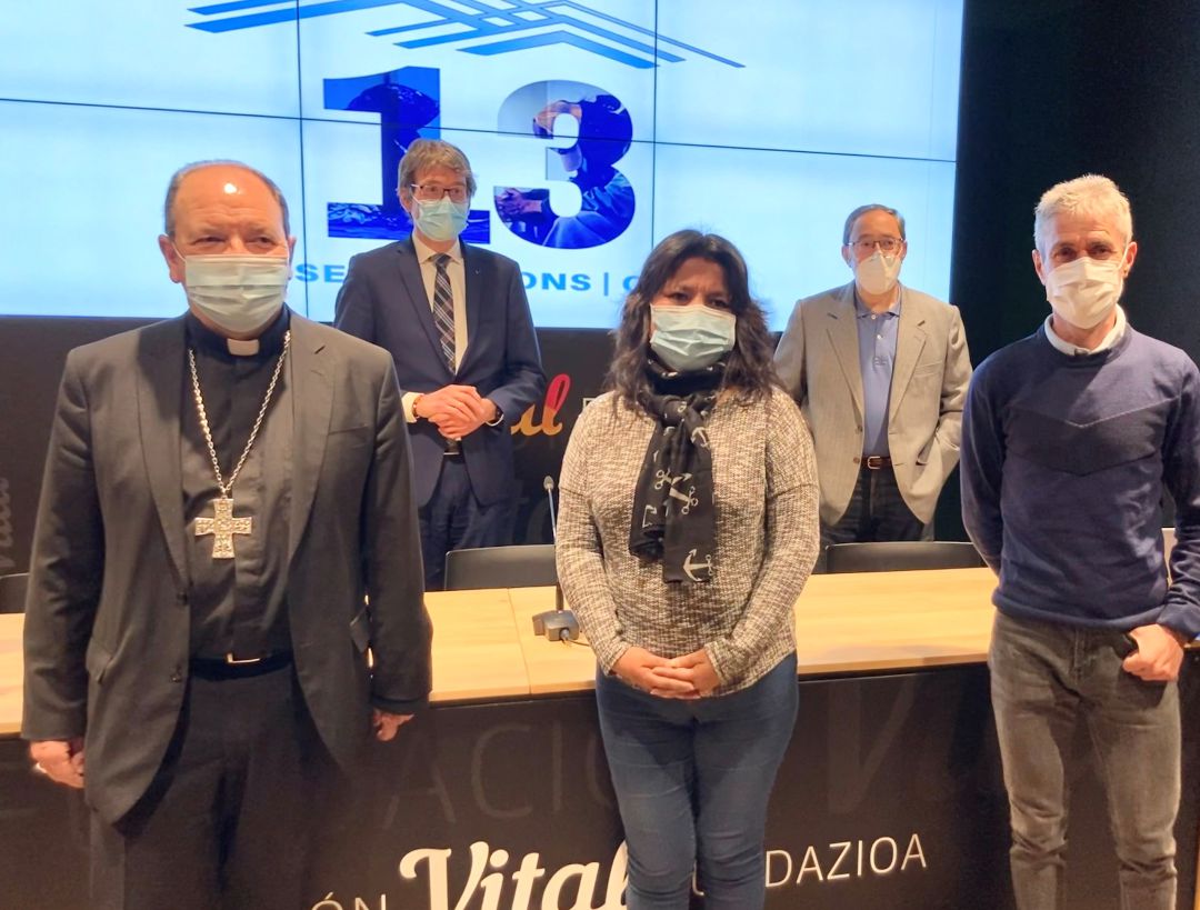De izquierda a derecha: Juan Carlos Elizalde, Gorka Urtaran, María, Jesus Prieto Mendaza y Martín Fiz De izquierda a derecha: Juan Carlos Elizalde, Gorka Urtaran, María, Jesus Prieto Mendaza y Martín Fiz