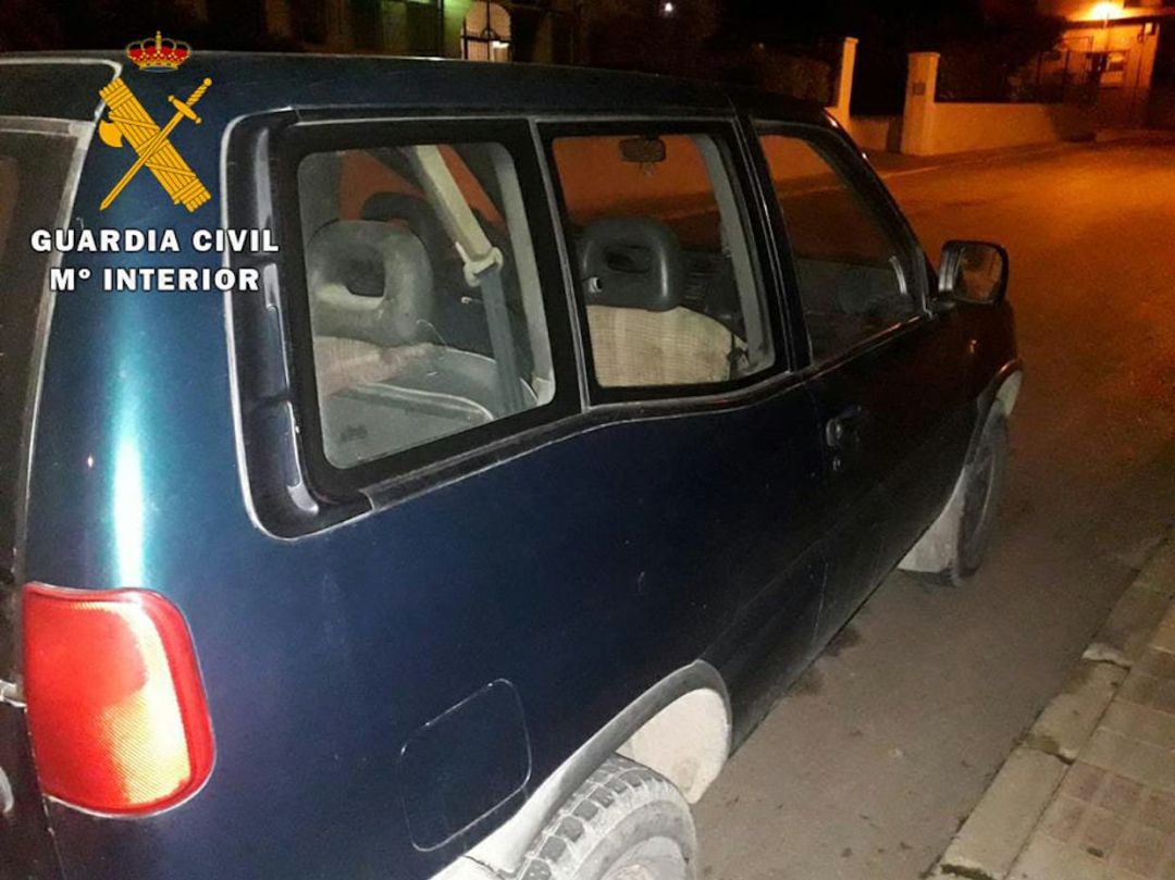 Vehículo robado en la zona del Santuario de Guadalupe, término municipal de Úbeda Vehículo robado en la zona del Santuario de Guadalupe, término municipal de Úbeda