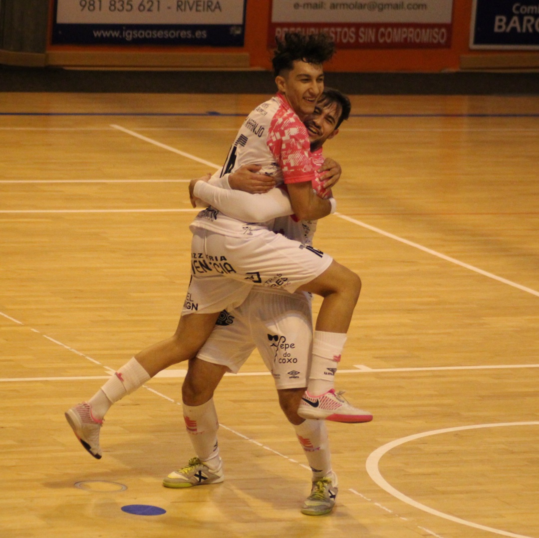 Los jugadores del Noia firmaron con una goleada el cuarto triunfo consecutivo Los jugadores del Noia firmaron con una goleada el cuarto triunfo consecutivo