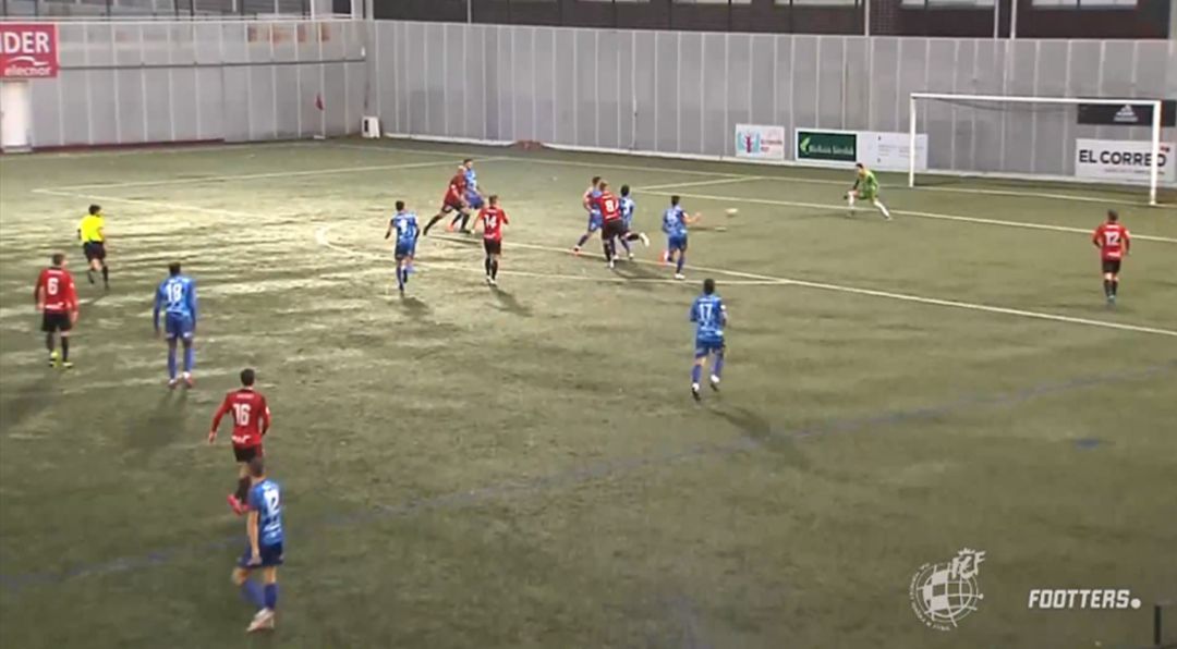 La acción del gol del Arenas frente al Laredo La acción del gol del Arenas frente al Laredo
