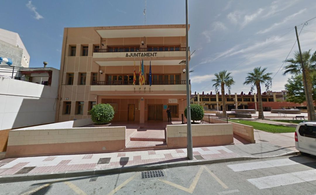 El Campello (Alicante) guardó el sábado un minuto de silencio por la muerte de la joven apuñalada en el municipio El Campello (Alicante) guardó el sábado un minuto de silencio por la muerte de la joven apuñalada en el municipio