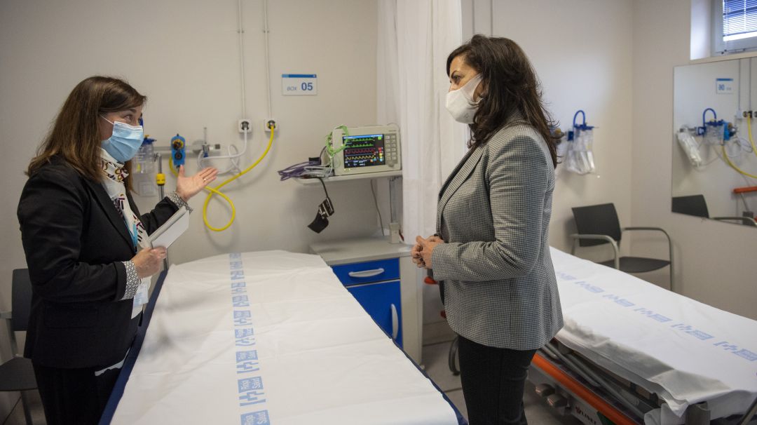 La presidenta de La Rioja y la consejera de Sanidad visitan las nuevas instalaciones de las urgencias pediátricas del Hospital San Pedro de Logroño La presidenta de La Rioja y la consejera de Sanidad visitan las nuevas instalaciones de las urgencias pediátricas del Hospital San Pedro de Logroño
