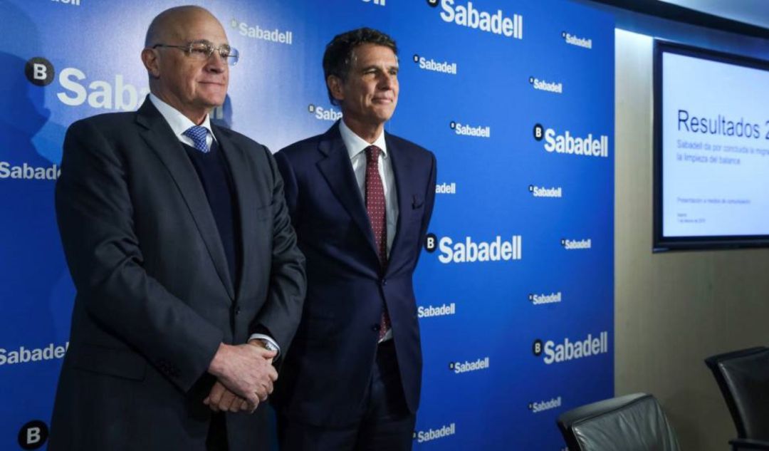 El presidente de Banco Sabadell, Josep Oliu (i), junto al consejero delegado, Jaime Guardiola El presidente de Banco Sabadell, Josep Oliu (i), junto al consejero delegado, Jaime Guardiola