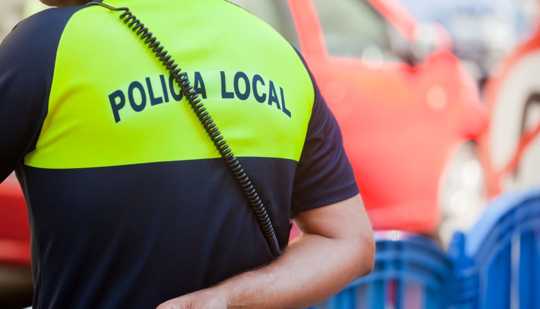 El ayuntamiento saca a oposición la contratación de 9 policías locales El ayuntamiento saca a oposición la contratación de 9 policías locales