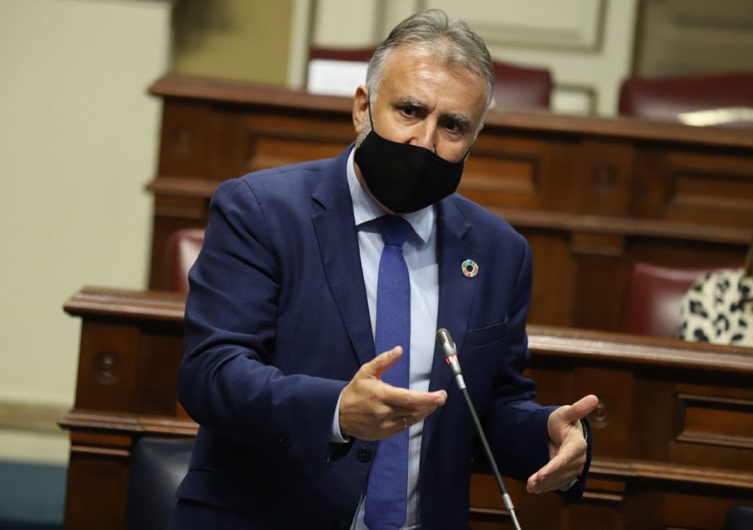 El presidente de Canarias, Ángel Víctor Torres, en la sesión de control del Parlamento El presidente de Canarias, Ángel Víctor Torres, en la sesión de control del Parlamento