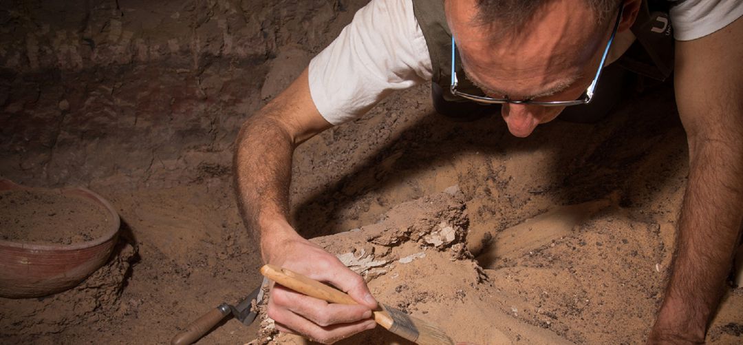 Investigador del Proyecto Qubbet El-Hawa que dirige la Universidad de Jaén en Asuán (Egipto), durante la excavación. Investigador del Proyecto Qubbet El-Hawa que dirige la Universidad de Jaén en Asuán (Egipto), durante la excavación.