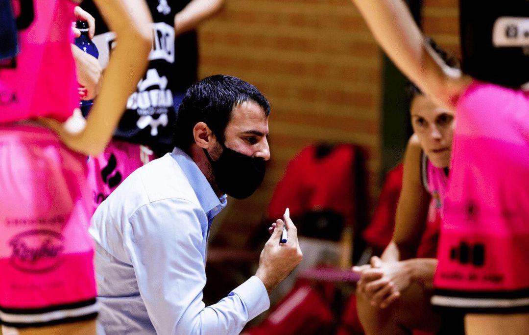 Cantero pedía a suma de dúas fichaxes ó equipo Cantero pedía a suma de dúas fichaxes ó equipo