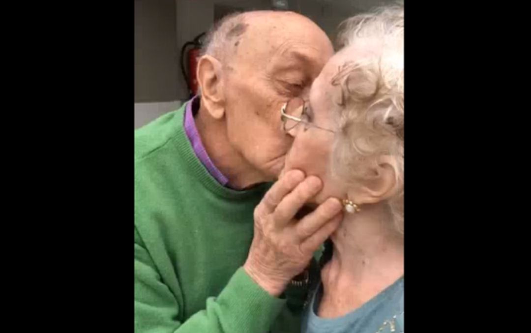 Así ha sido el emotivo reencuentro de la pareja. Así ha sido el emotivo reencuentro de la pareja.