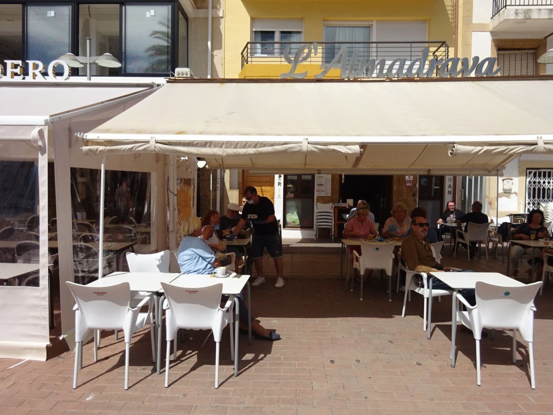 Imagen de archivo de mayo de este año de una terraza de hostelería. Imagen de archivo de mayo de este año de una terraza de hostelería.