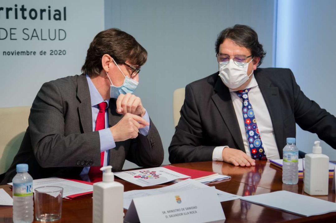 El ministro de Sanidad, Salvador Illa, junto al consejero de Sanidad de Extremadura, José María Vergeles. El ministro de Sanidad, Salvador Illa, junto al consejero de Sanidad de Extremadura, José María Vergeles.