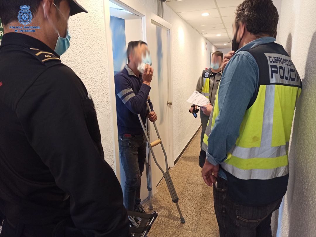 Imagen de uno de los detenidos Imagen de uno de los detenidos