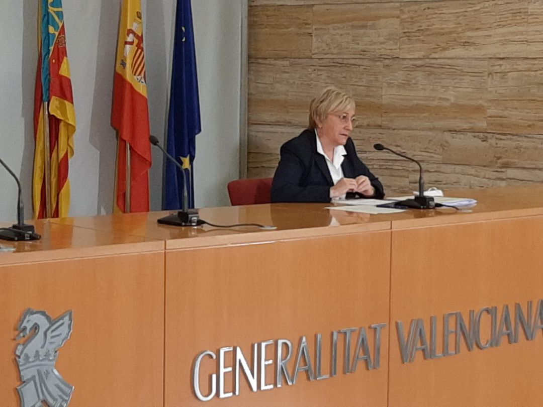 Imatge d'una roda de premsa de la Consellera Ana Barceló Imatge d'una roda de premsa de la Consellera Ana Barceló