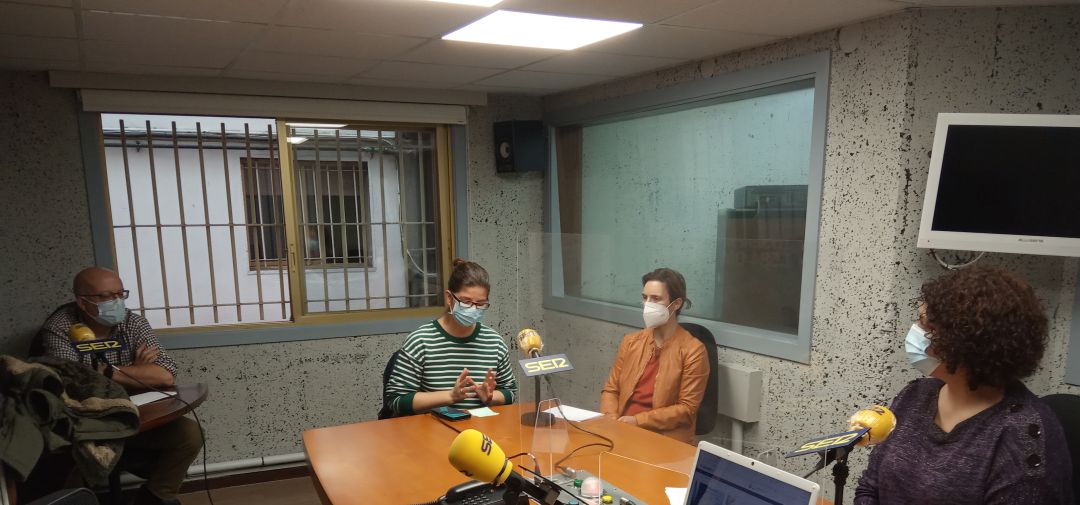 Miembros de PROSAGAP: Fernando Rivas, Mila García, Mónica Pérdiz y Nieves García Miembros de PROSAGAP: Fernando Rivas, Mila García, Mónica Pérdiz y Nieves García