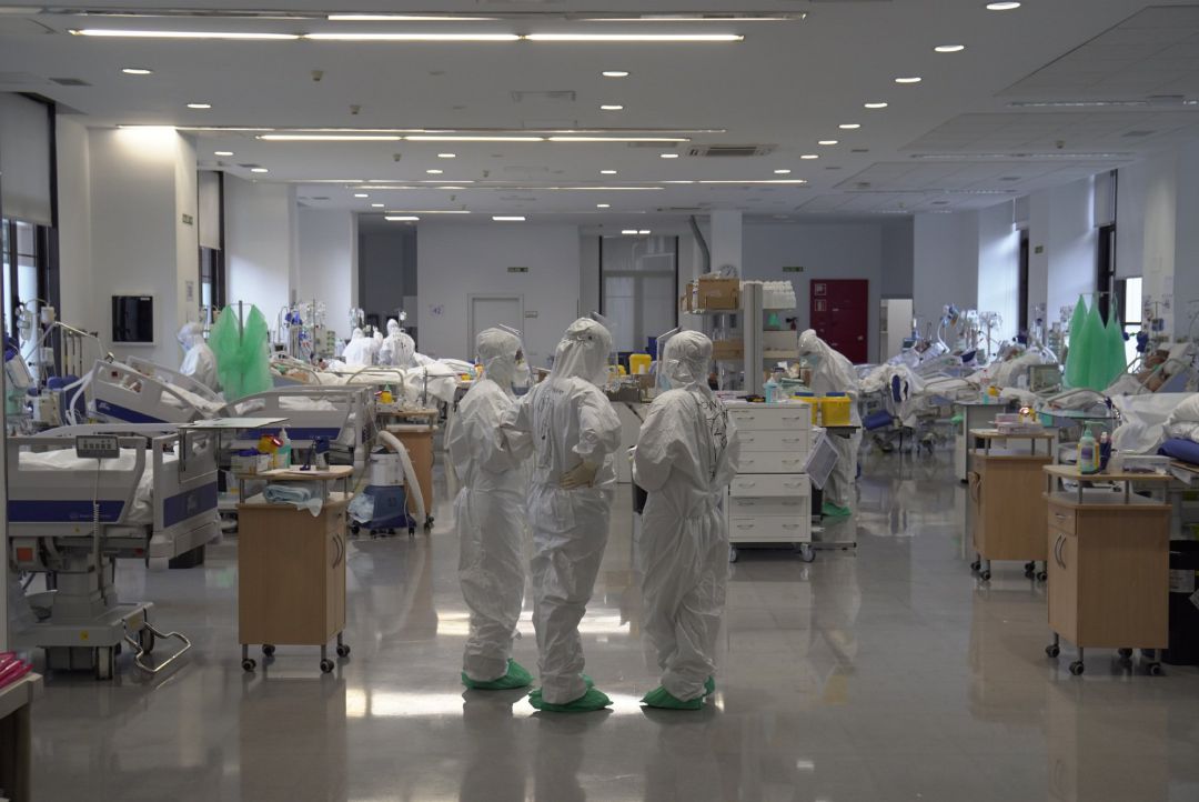Imagen de unidades de críticos de un hospital español. Imagen de unidades de críticos de un hospital español.