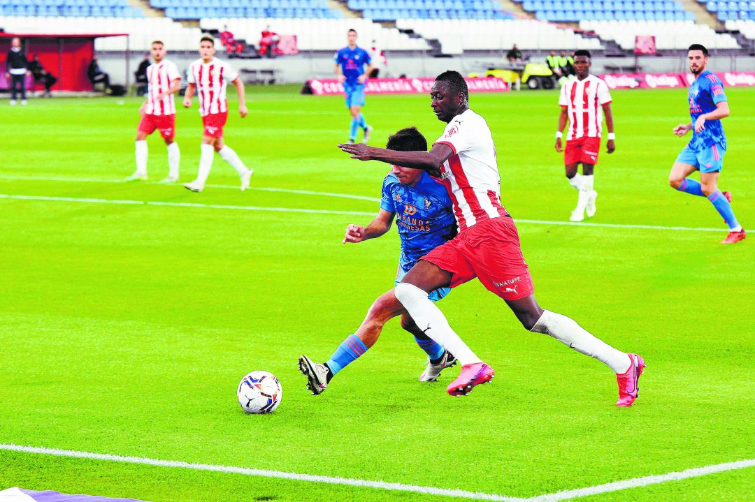 Umar Sadiq en el partido frente al Mirandés. Umar Sadiq en el partido frente al Mirandés.