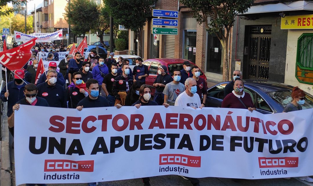 La crisis de Aciturri ha provocado que la sociedad getafense se uniera en defensa de la continuidad de la planta como en la manifestación que recorrió las calles del municipio. La crisis de Aciturri ha provocado que la sociedad getafense se uniera en defensa de la continuidad de la planta como en la manifestación que recorrió las calles del municipio.