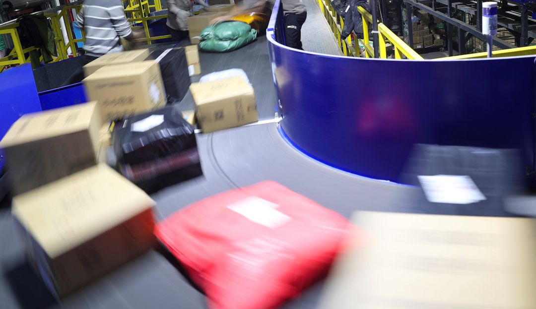 Paquetería de compras por internet. Paquetería de compras por internet.