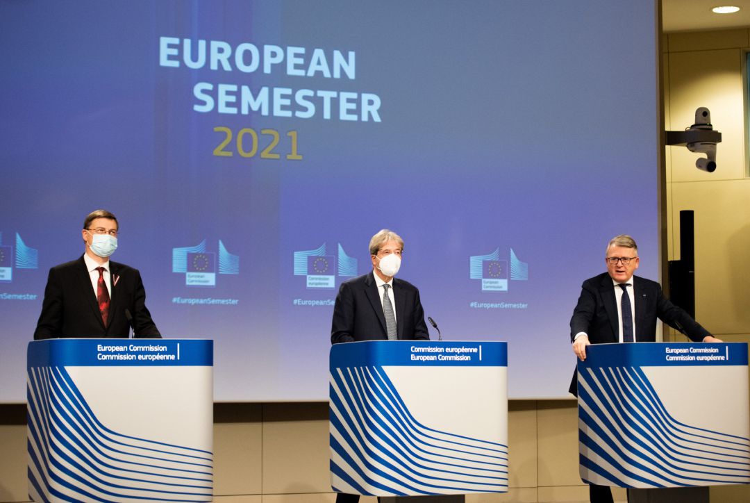 Rueda de prensa de tres comisarios europeos en la sede de la Comisión en Bruselas. Rueda de prensa de tres comisarios europeos en la sede de la Comisión en Bruselas.