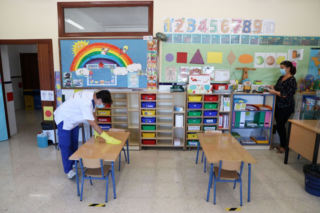 Modificado y ampliado el horario de los conserjes para adaptarse a las necesidades de los centros escolares Modificado y ampliado el horario de los conserjes para adaptarse a las necesidades de los centros escolares