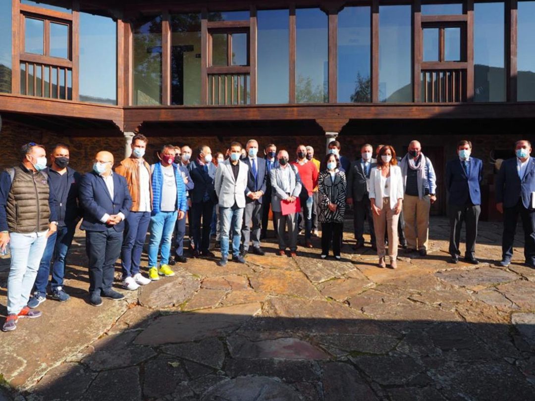 Último encuentro de la Mesa por León en Villablino Último encuentro de la Mesa por León en Villablino