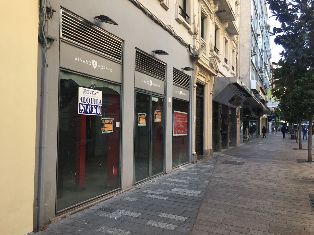 Locales en venta o alquiler en la calle Cruz Conde de Córdoba Locales en venta o alquiler en la calle Cruz Conde de Córdoba