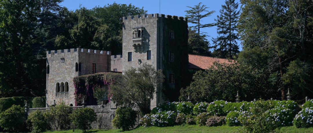 Fachada del Pazo de Meirás, hasta ahora propiedad de la familia Franco Fachada del Pazo de Meirás, hasta ahora propiedad de la familia Franco