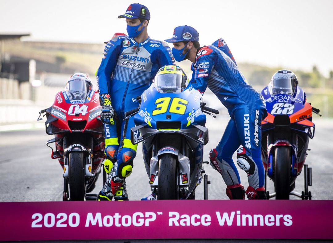 Alex Rins junto a su compañero de equipo Joan Mir Alex Rins junto a su compañero de equipo Joan Mir