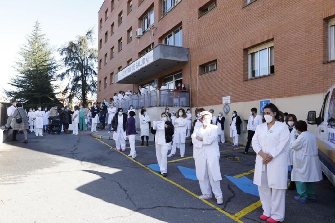 Concentración de los sanitarios leoneses Concentración de los sanitarios leoneses