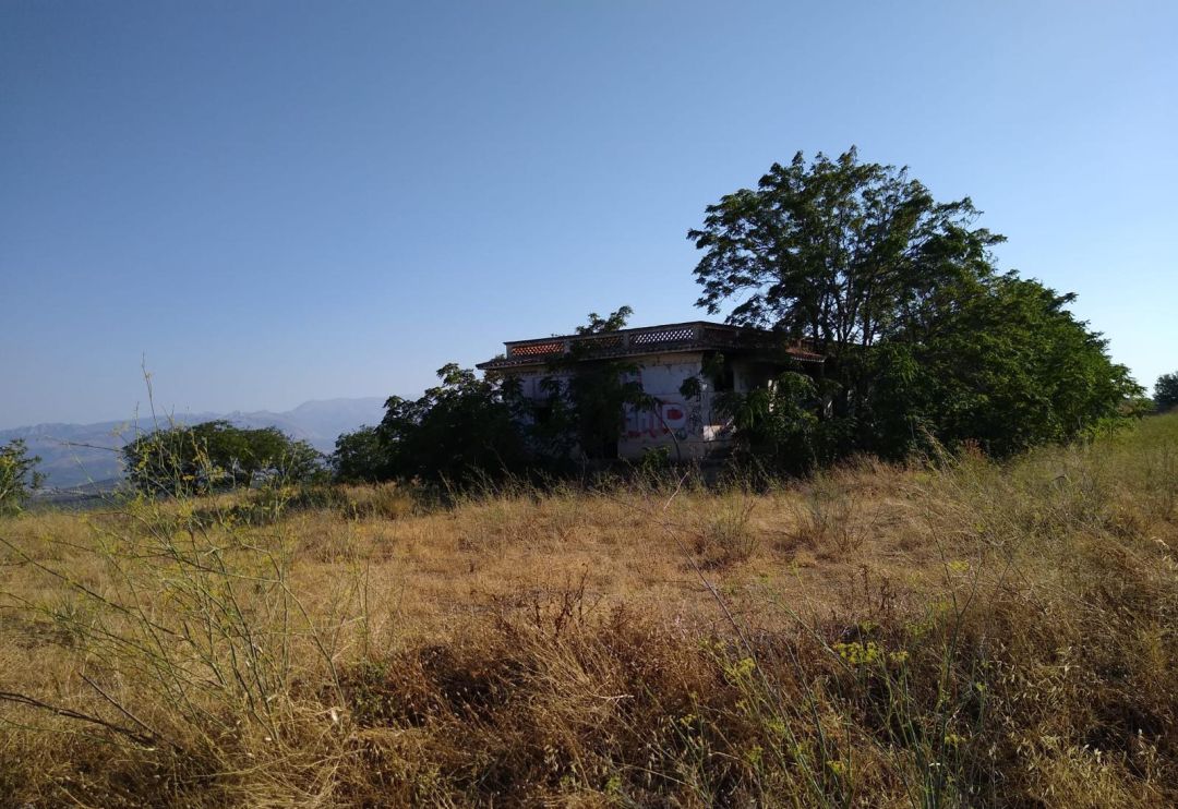 Antigua estación de trenes de Úbeda que ahora está abandonada Antigua estación de trenes de Úbeda que ahora está abandonada