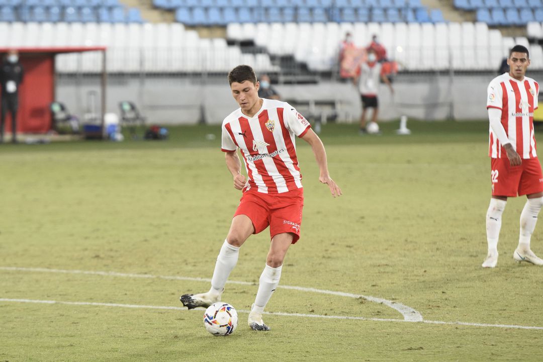 Jorge Cuenca, un futbolista muy importante en el Almería. Jorge Cuenca, un futbolista muy importante en el Almería.