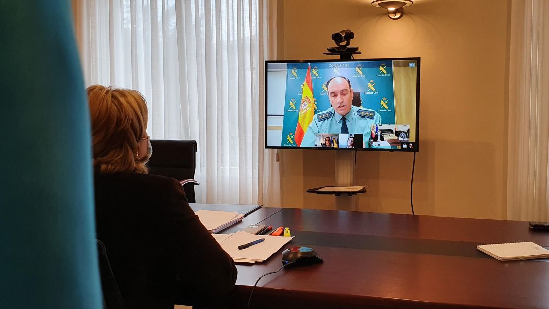 La delegada del Gobierno, Delia Losa, durante un momento de la reunión. La delegada del Gobierno, Delia Losa, durante un momento de la reunión.