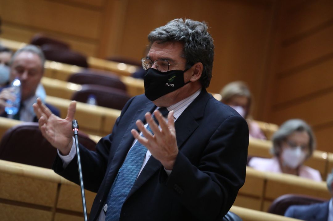 La ministro de Inclusión, Seguridad Social y Migraciones, José Luis Escrivá, interviene durante una sesión de control al Gobierno en el Senado La ministro de Inclusión, Seguridad Social y Migraciones, José Luis Escrivá, interviene durante una sesión de control al Gobierno en el Senado