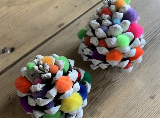 Piñas como arbolitos de Navidad. Piñas como arbolitos de Navidad.