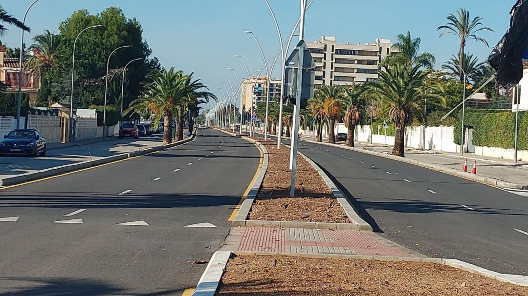 Nueva imagen de la carretera Natzaret-Oliva a su paso por la playa de Gandia Nueva imagen de la carretera Natzaret-Oliva a su paso por la playa de Gandia