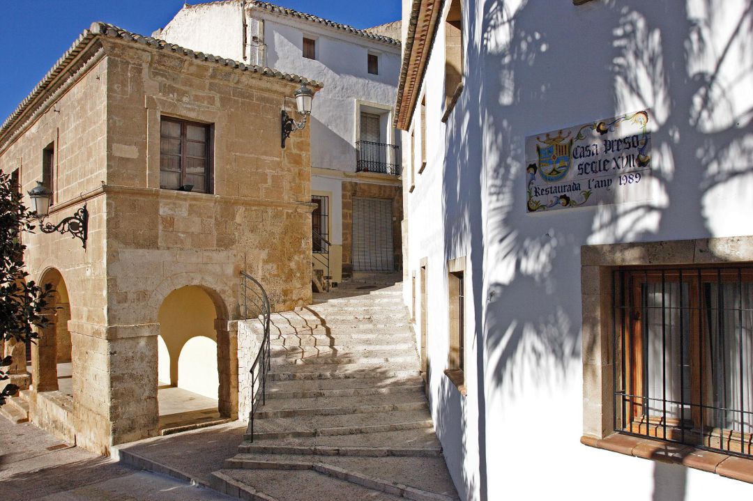 Calle del centro hístórico de Teulada. Calle del centro hístórico de Teulada.