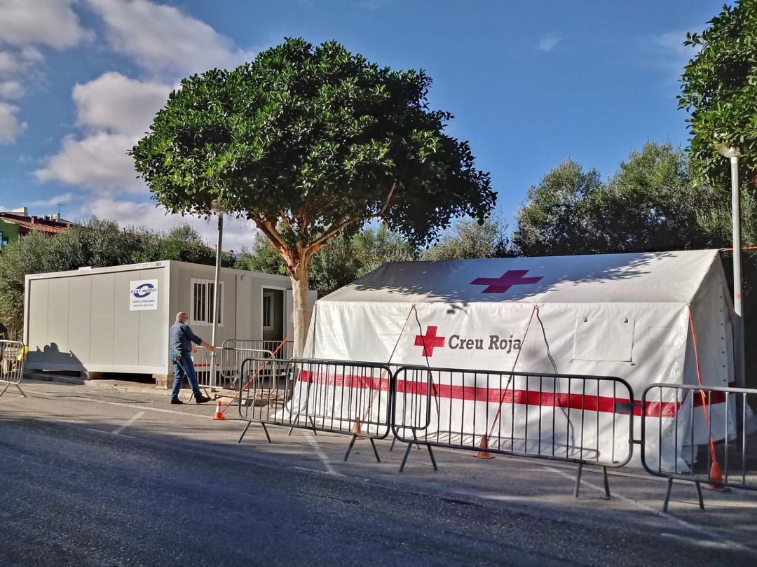 L'espai de Covid-exprés de Llevant ja disposa d'un espai tancat pr facilitar la presa de proves. L'espai de Covid-exprés de Llevant ja disposa d'un espai tancat pr facilitar la presa de proves.