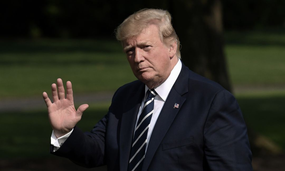 Donald Trump se va de la cumbre G20 para jugar al golf. Donald Trump se va de la cumbre G20 para jugar al golf.