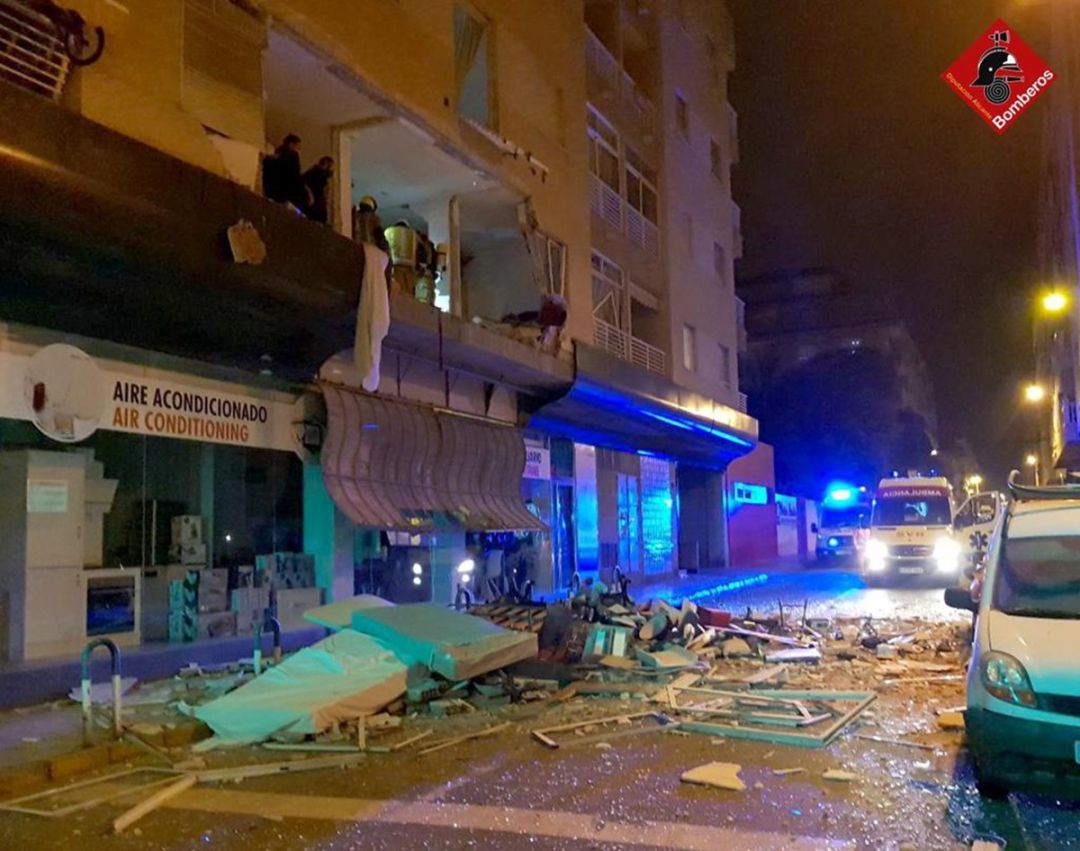 Imagen del incendio de una vivienda en Torrevieja Imagen del incendio de una vivienda en Torrevieja