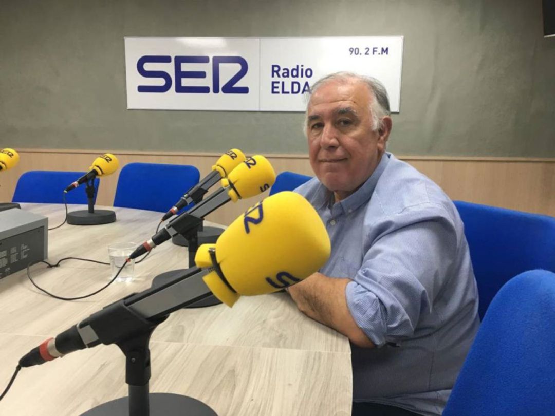 Salvador Giménez en Radio Elda Cadena SER Salvador Giménez en Radio Elda Cadena SER