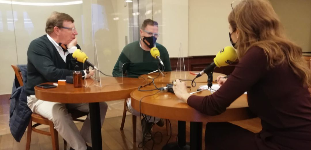 Los Morancos, junto a Macarena Berlín en el Nuevo Teatro Alcalá. Los Morancos, junto a Macarena Berlín en el Nuevo Teatro Alcalá.