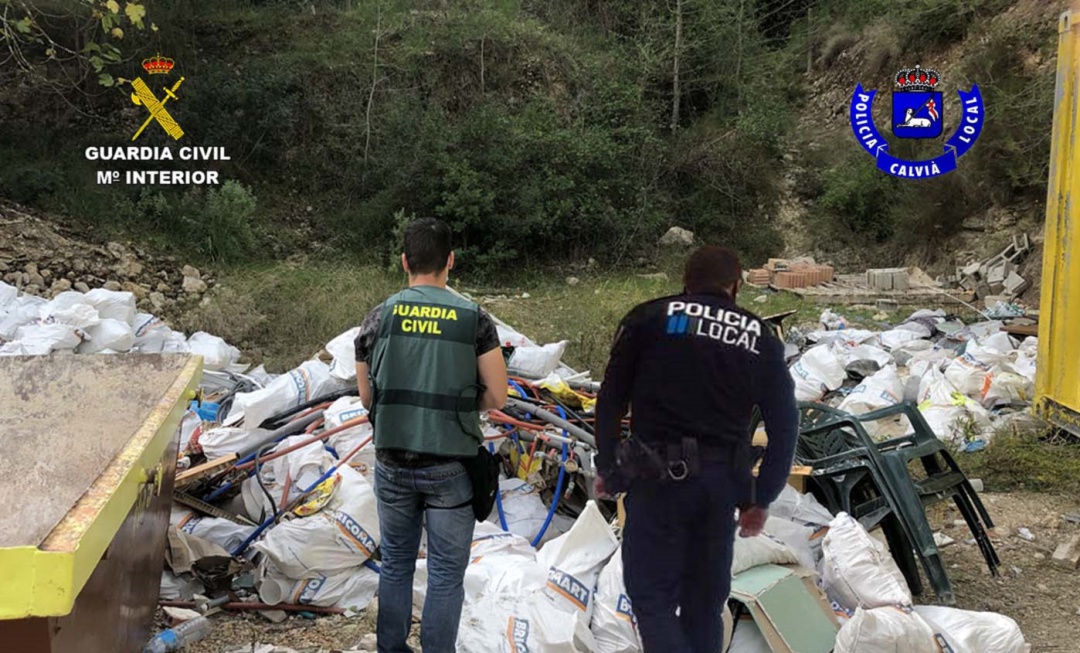 Los residuos procedían de una obra que se lleva a cabo en el Port d'Andratx. Los residuos procedían de una obra que se lleva a cabo en el Port d'Andratx.