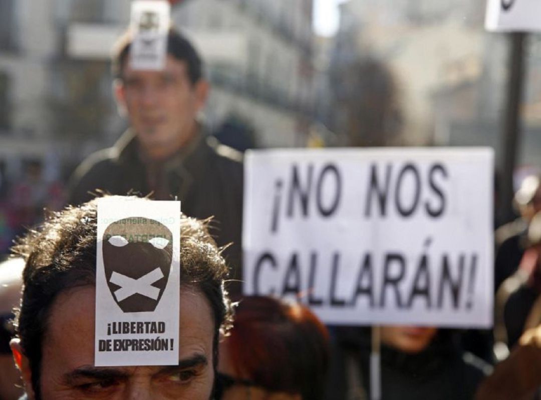 Queja por una sanción a un ciudadano tras cuestionar una actuación policial Queja por una sanción a un ciudadano tras cuestionar una actuación policial