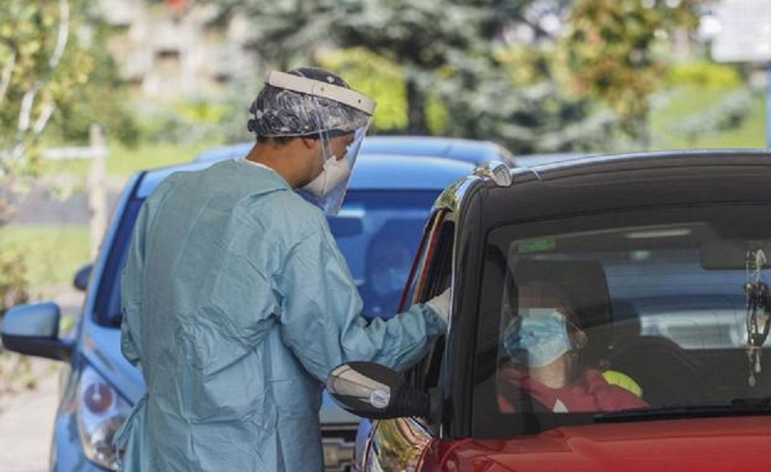 Pruebas PCR en un coroauto Pruebas PCR en un coroauto